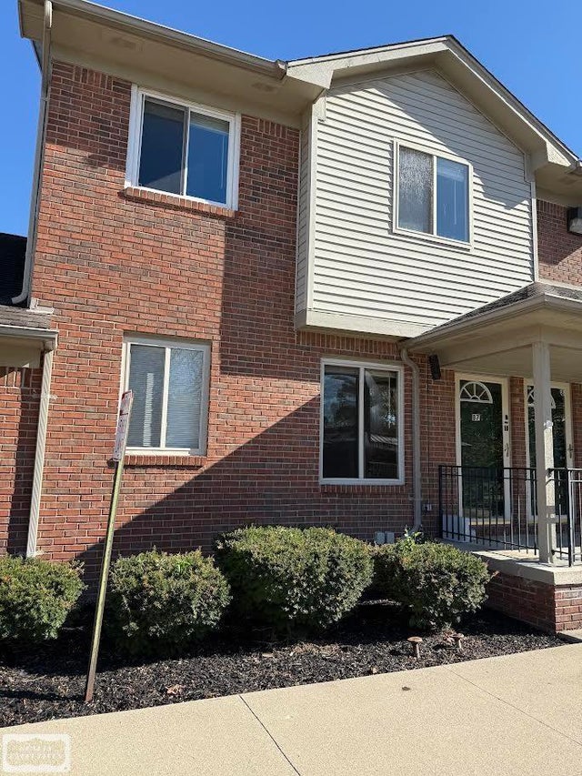 18530 E 14 Mile - B7 Rd, Fraser city