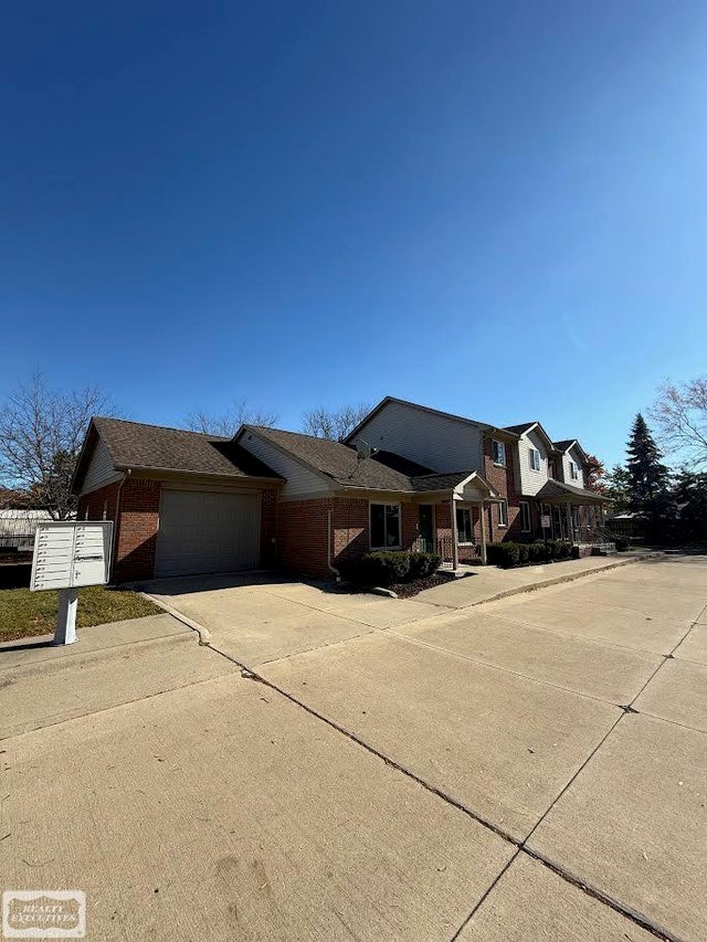 18530 E 14 Mile - B8 Rd, Fraser city