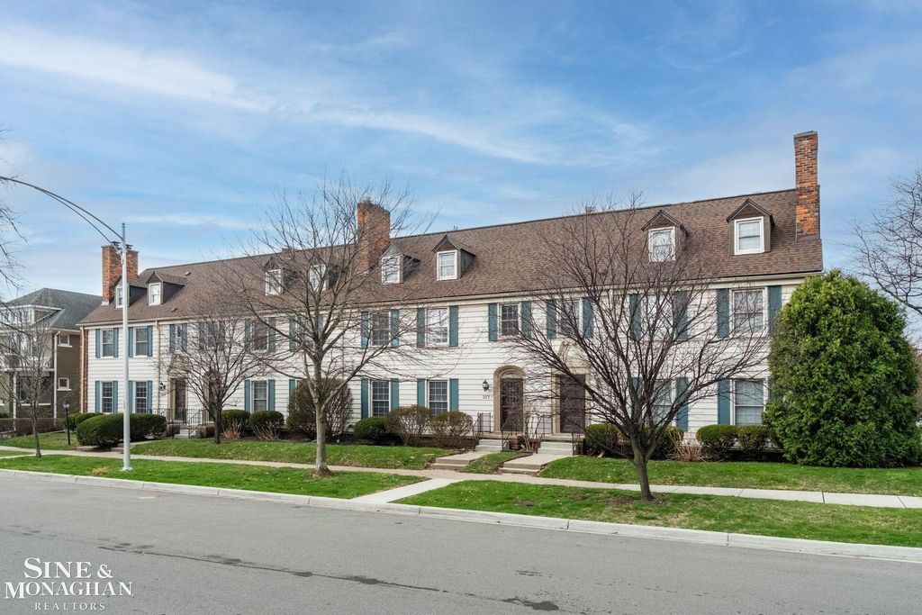 377 Rivard Blvd, Grosse Pointe