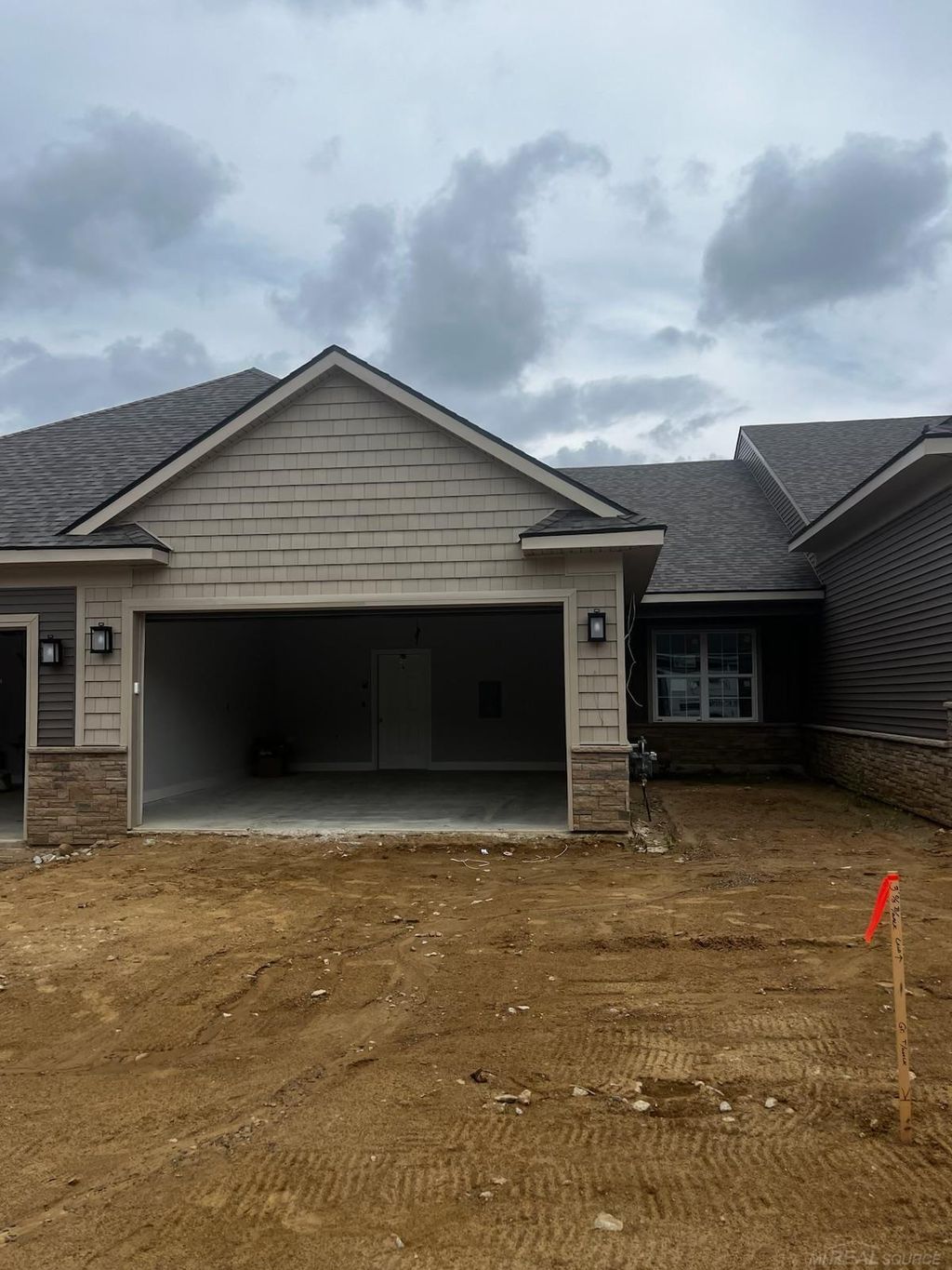 8518 West Valley Dr, White Lake