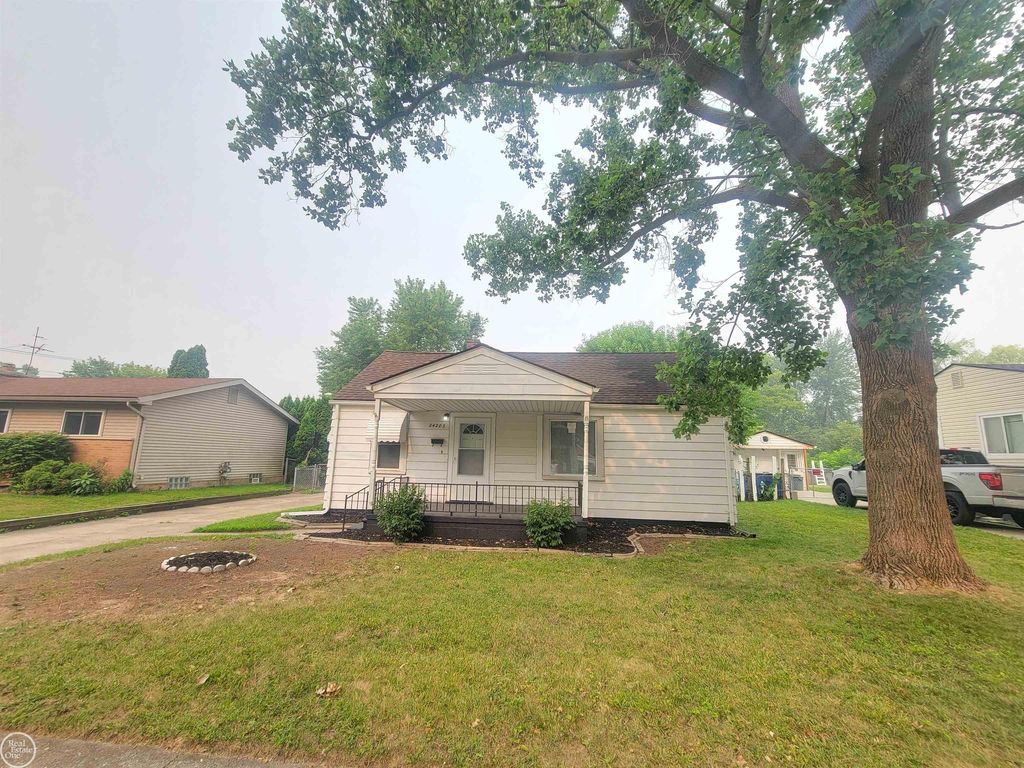 24203 Pingree Ave, Warren city