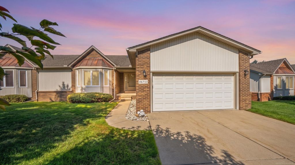 46753 Scotch Pine, Macomb