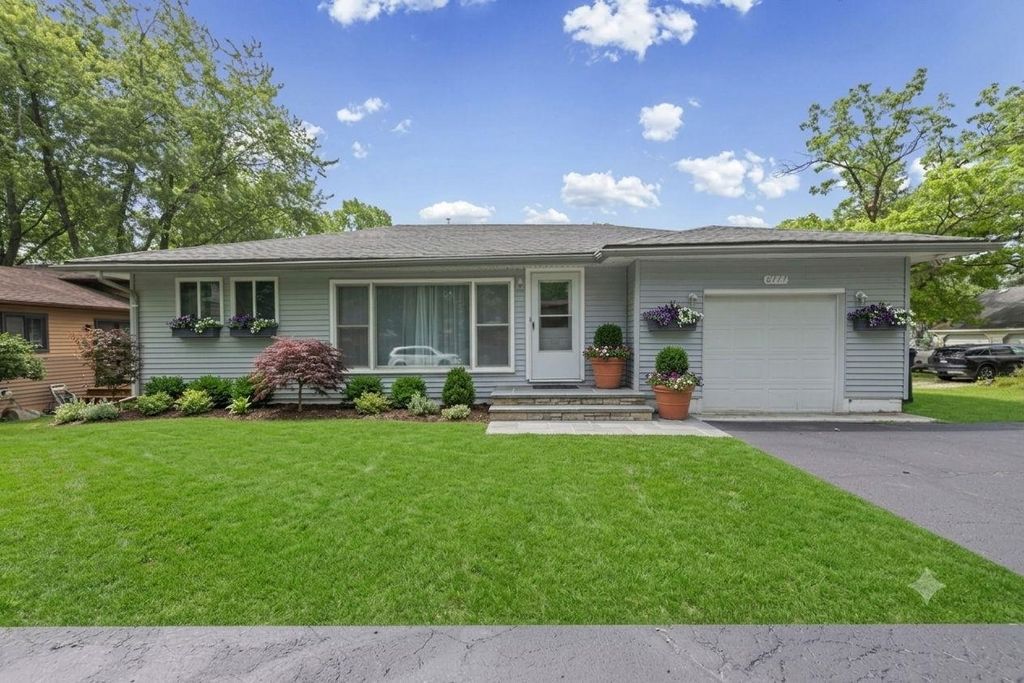 6777 Dandison Blvd, West Bloomfield charter township