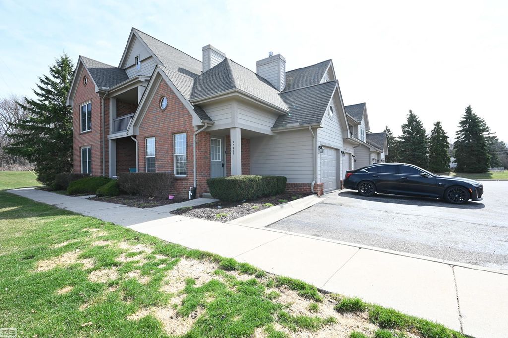 28777 Berwick Ct, Chesterfield