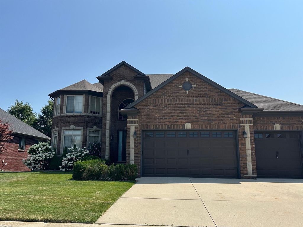52628 Harmony Dr, Macomb township