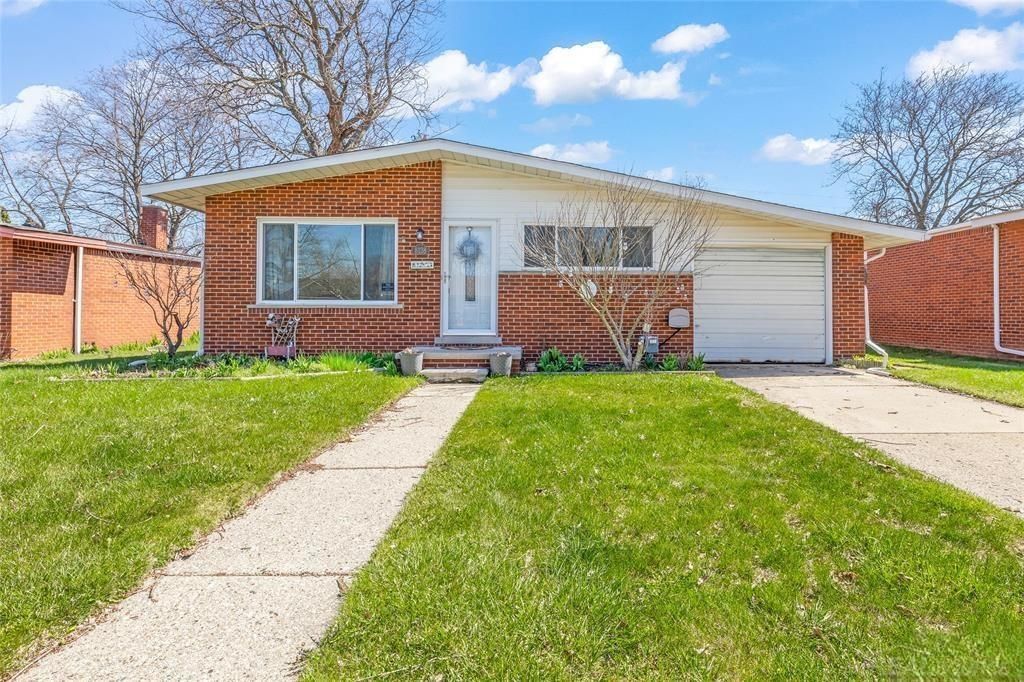 8138 Hillcrest Blvd, Westland city