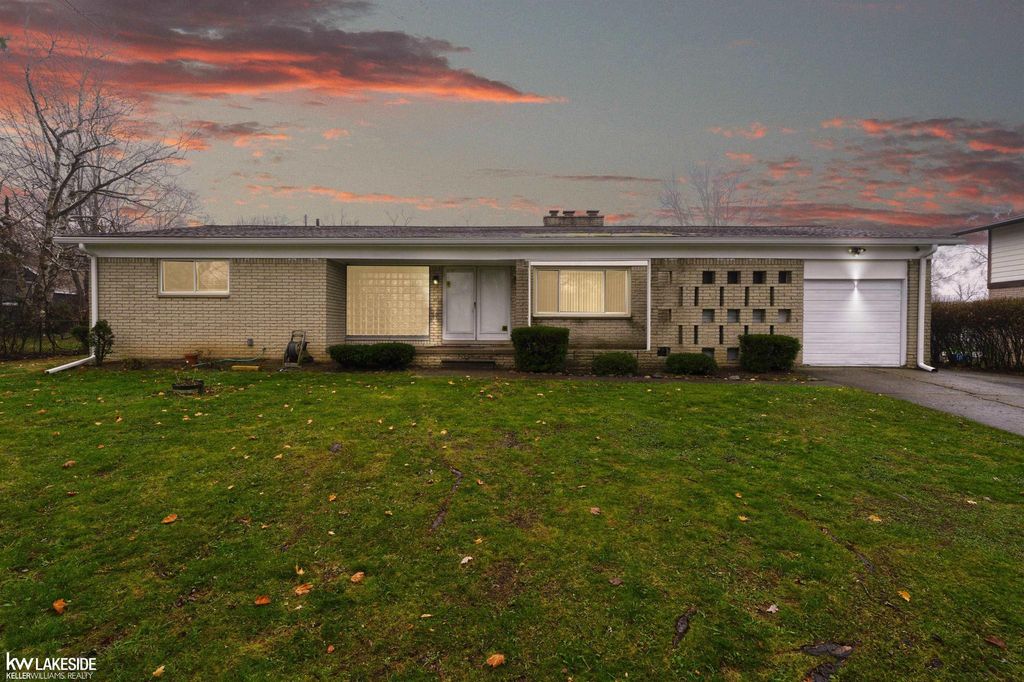 107 Bloomfield Blvd, Bloomfield charter township