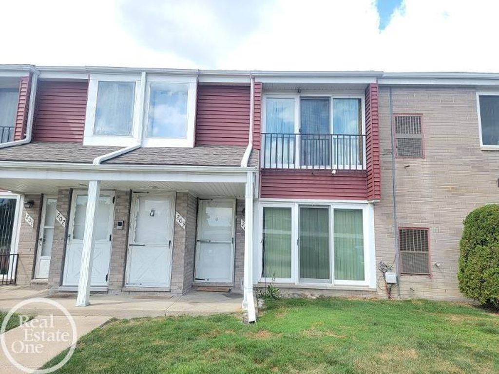 203 Sunset Ln, St. Clair Shores city