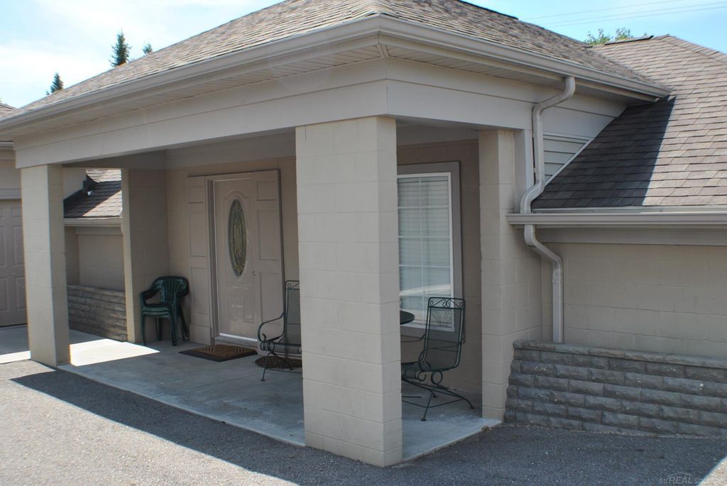 1128 Minnesota, Port Huron charter township
