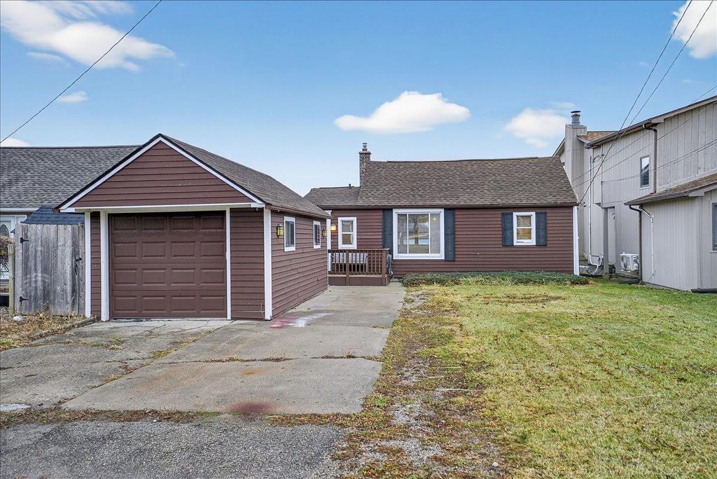 1551 Oakland Dr, St. Clair city