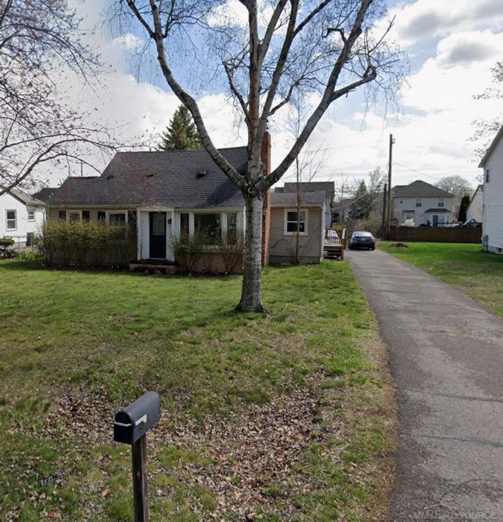 2010 Van Courtland Dr, Troy city