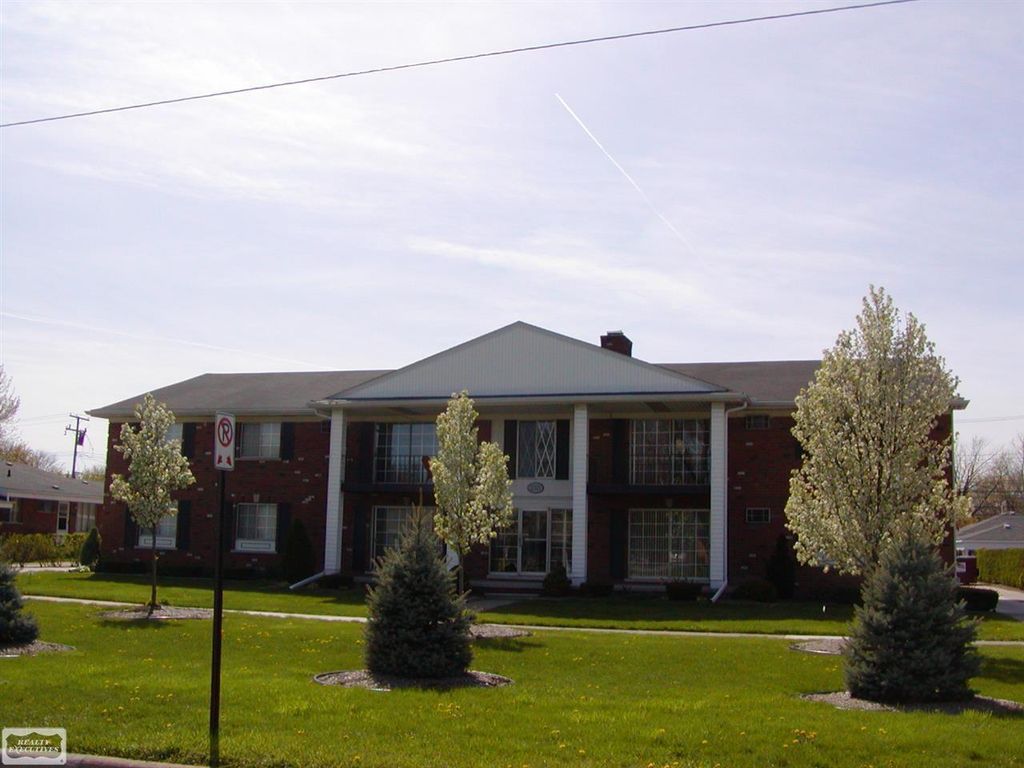 23321 Kelly #8 Rd, Eastpointe