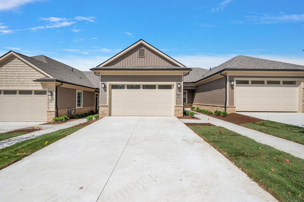 8516 West Valley Dr, White Lake