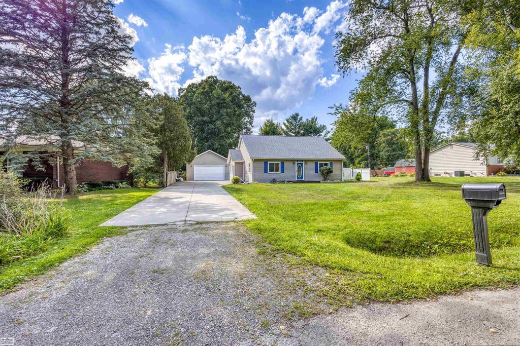 38055 Winkler St St, Harrison charter township