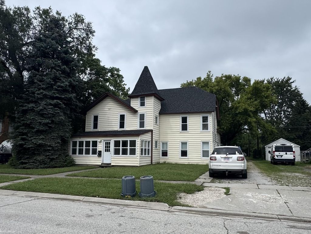 823 Beard St, Port Huron city