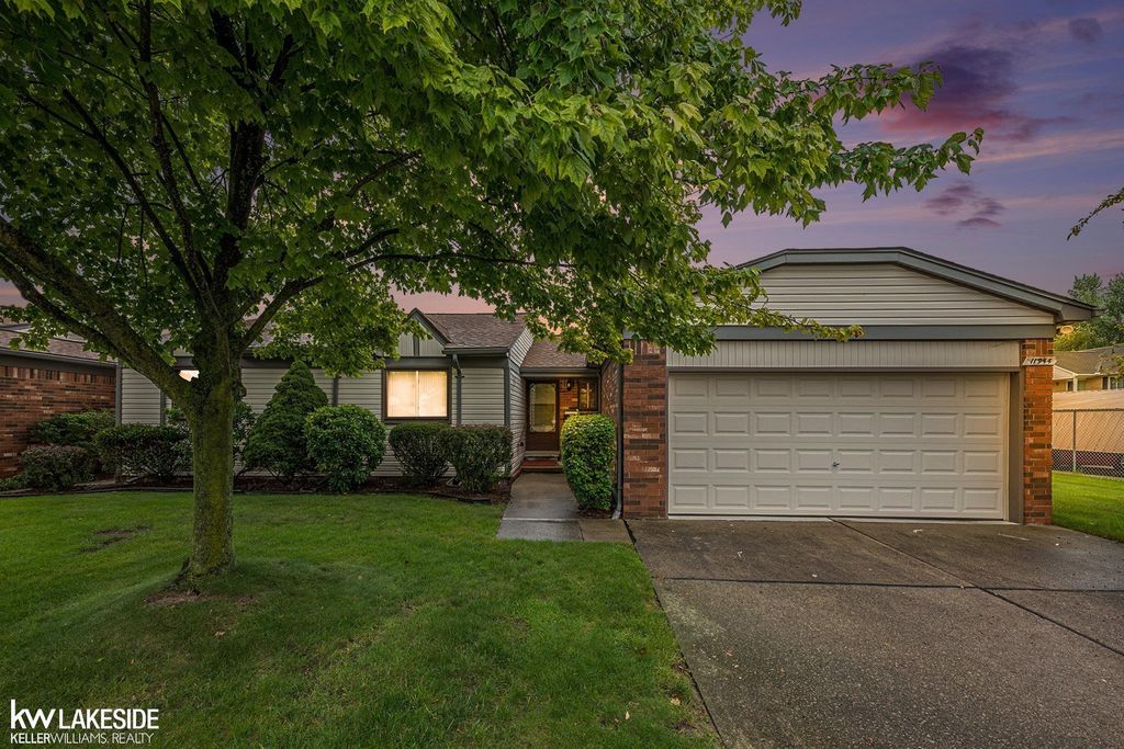 11944 15 Mile Rd, Sterling Heights