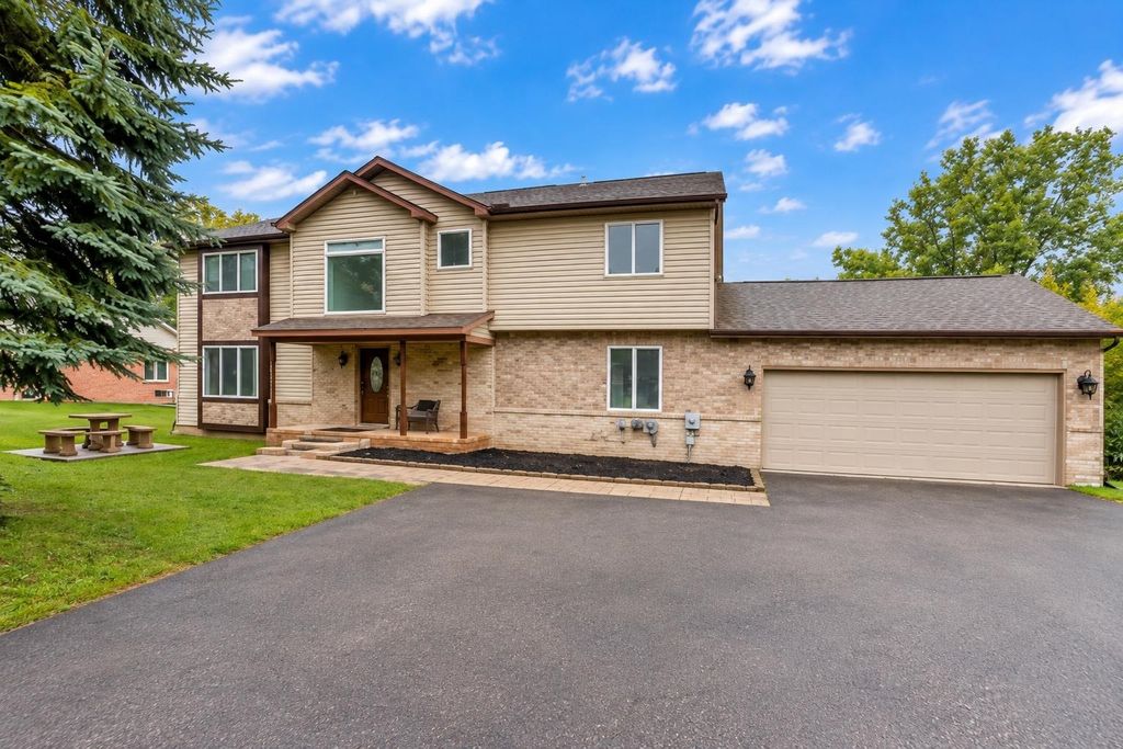 7295 W Maple Rd, West Bloomfield