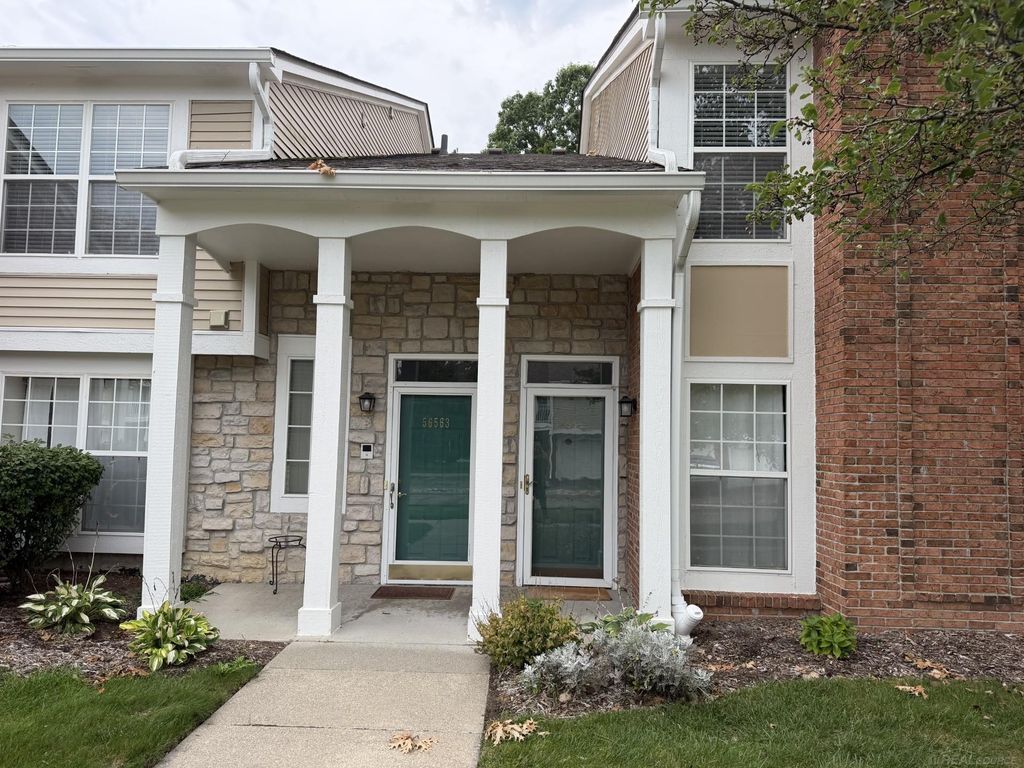 56555 Scotland Blvd, Shelby Twp