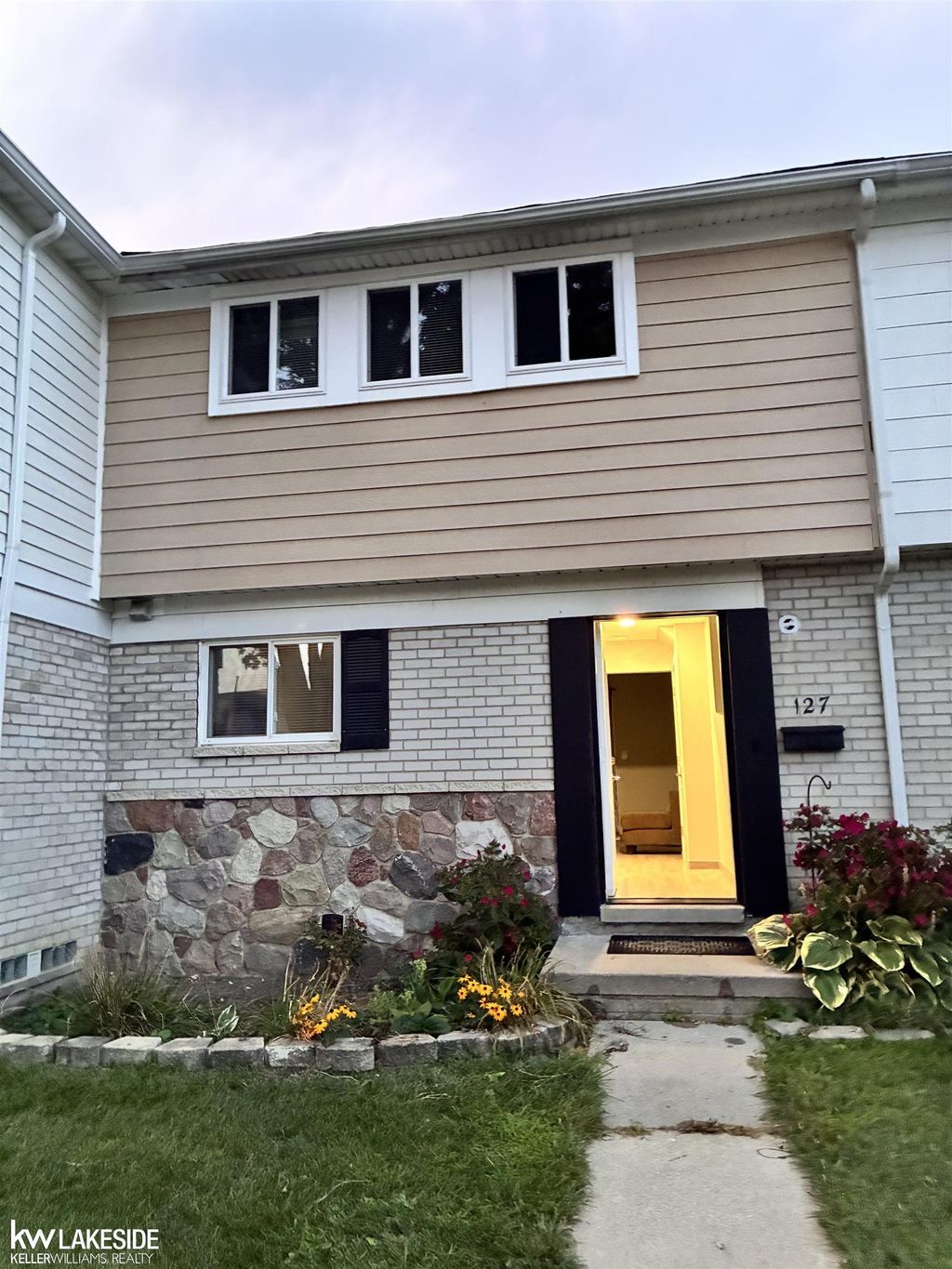 127 Mark Dr, Mount Clemens