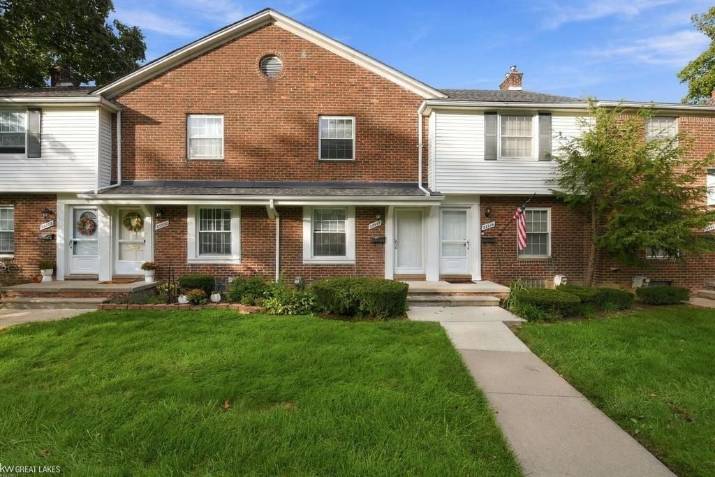 22998 Gary Ln, Saint Clair Shores