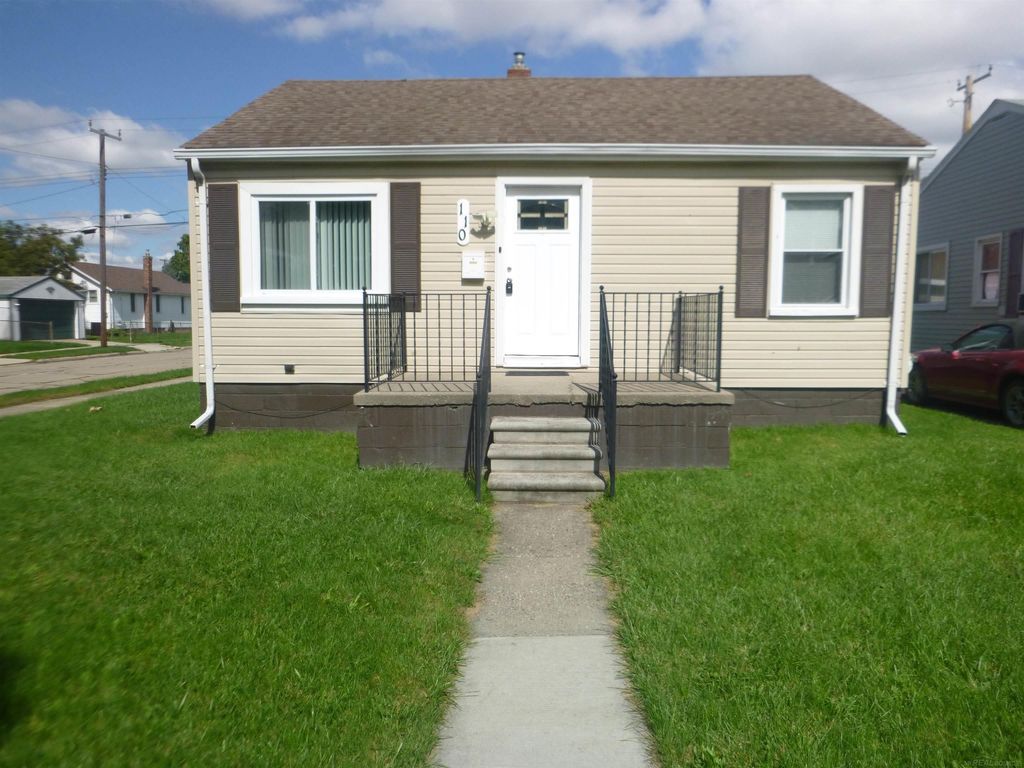 110 Manatee Ave, Hazel Park