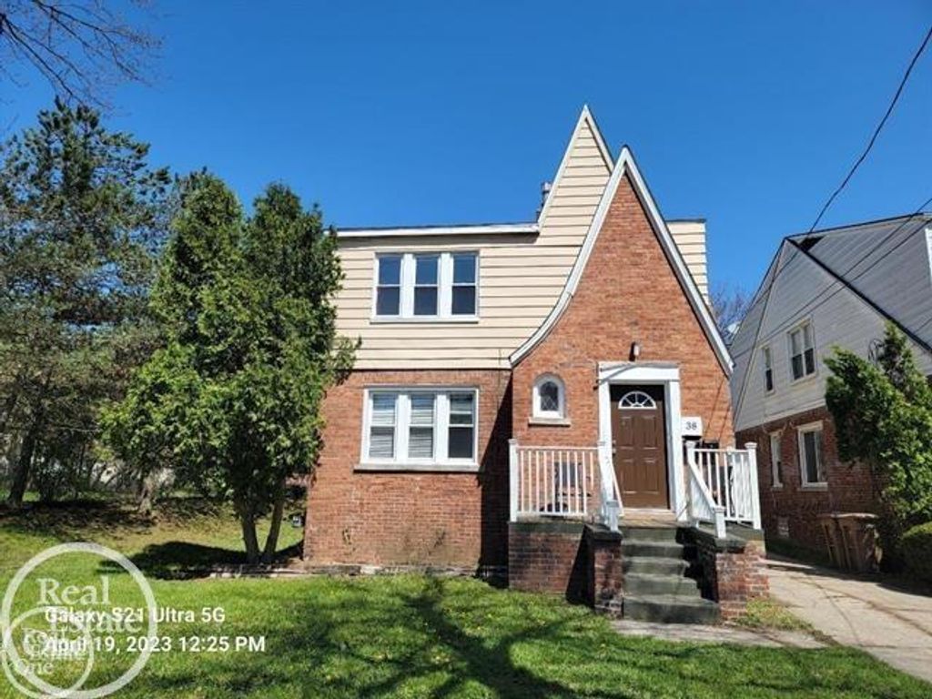 38 Spokane Dr, Pontiac