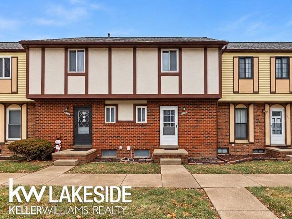 8439 Hickory Dr, Sterling Heights