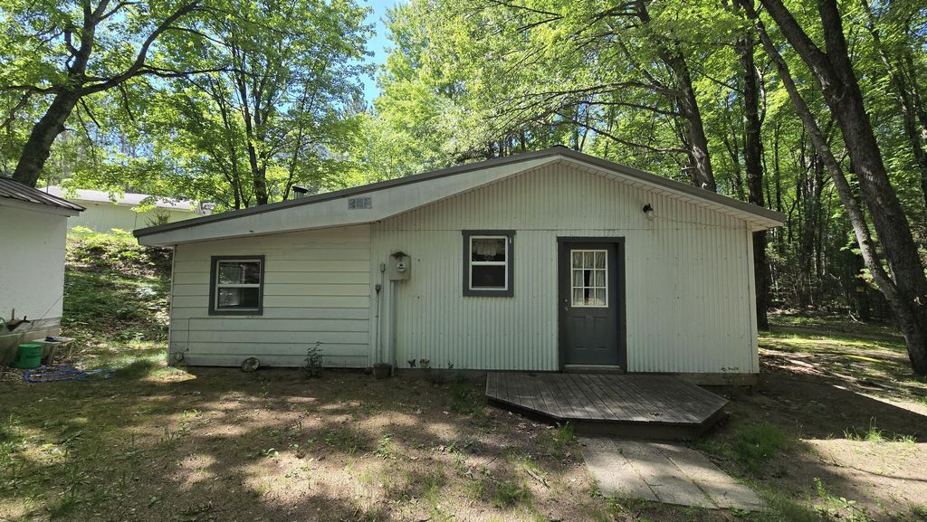 14690 W Pine Lake Road, Norman township