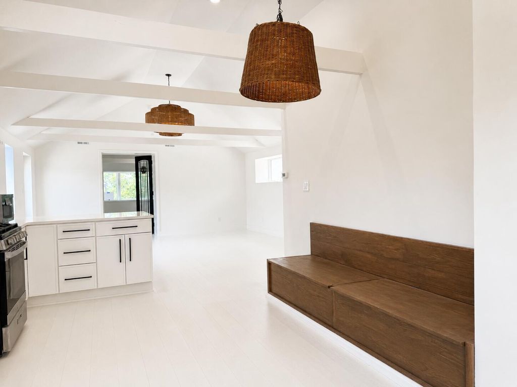 13 S Elm Street Unit: 2, Three Oaks village