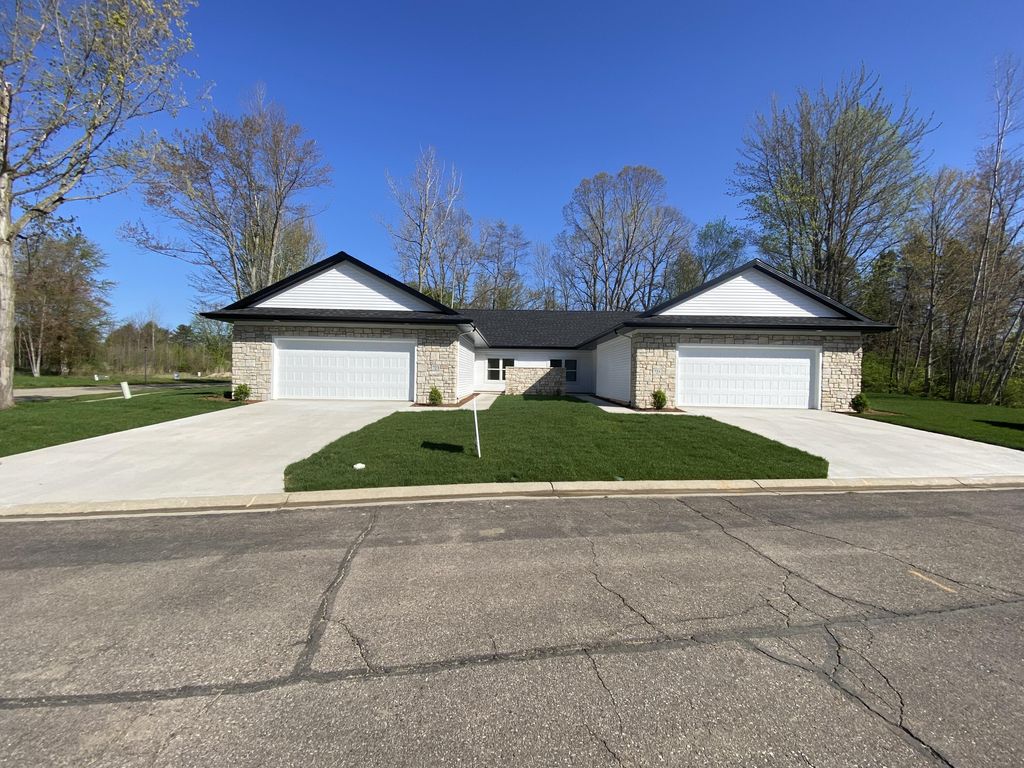 723 Violet Way, St. Joseph