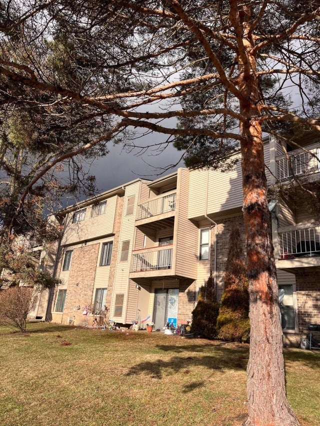 30445 W 14 Mile Road Building: 30445.00 Unit: 59, Farmington Hills city