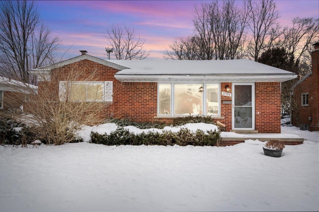 27576 Mackenzie Drive, Westland city