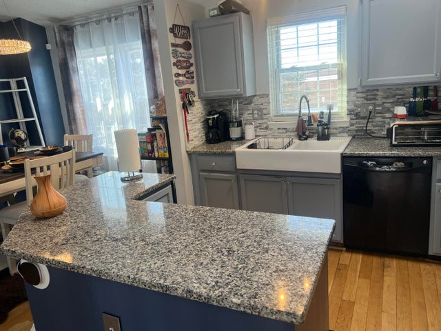 1930 W Williams Circle, Westland city