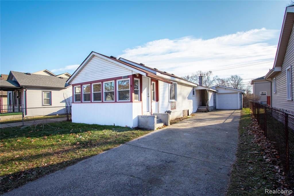1308 E Milton, Hazel Park city