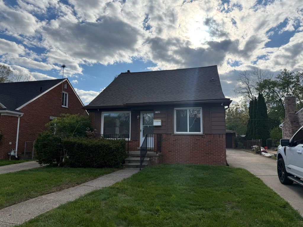 7709 Grayfield Street, Dearborn Heights city