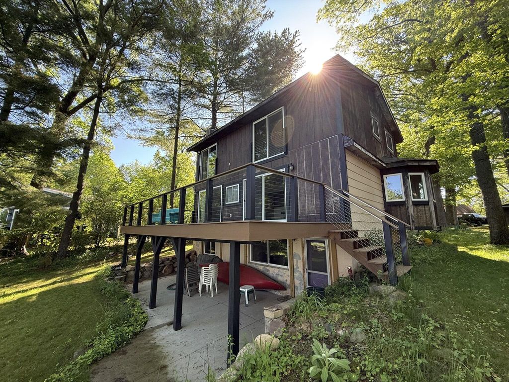 8649 Hidden Lake Drive, Deerfield township