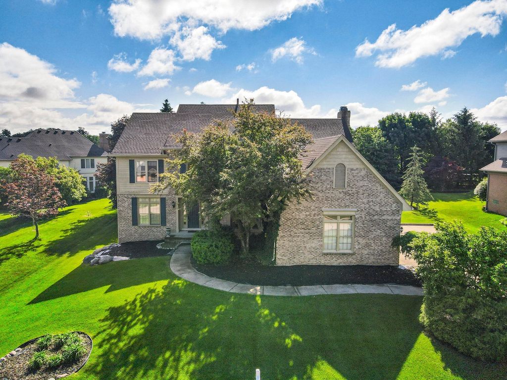 17733 Rolling Woods Circle, Northville township