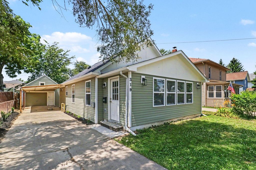 319 Dunham Street, Dundee township