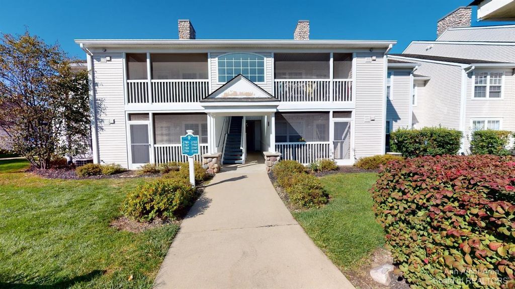 2785 S Knightsbridge Circle, Ann Arbor
