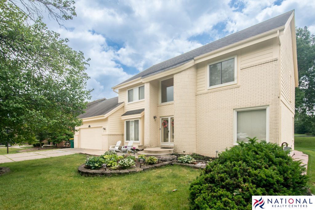 37709 Glengrove Drive, Farmington Hills city