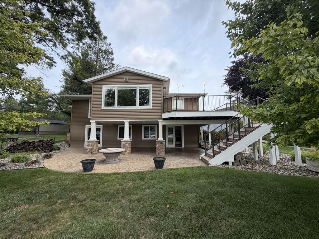 250 Steves Scenic Drive, Hanover township
