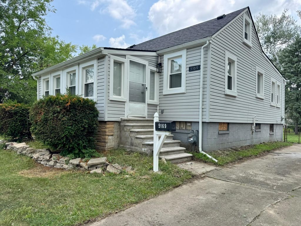 5169 Glenis Street, Dearborn Heights city