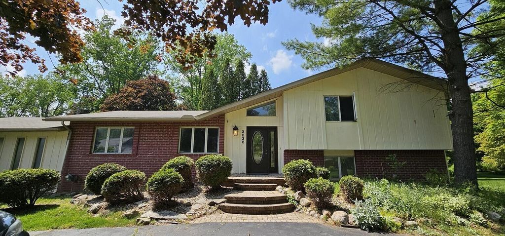 2838 Birchena Crescent, Bloomfield charter township