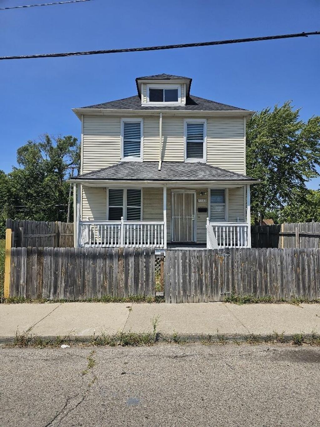 7733 E Forest Avenue, Detroit city