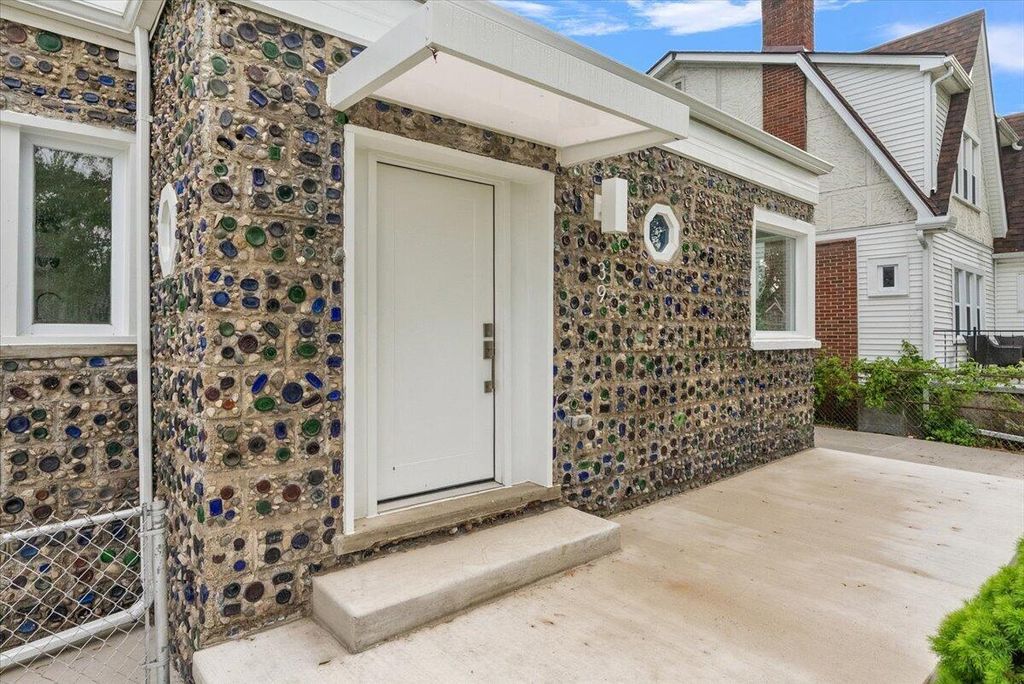 39 W Elza Avenue, Hazel Park city