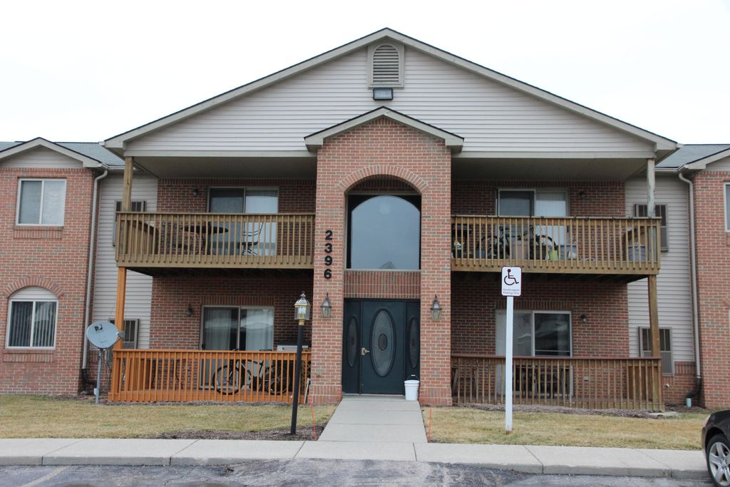 2396 Quarterback Court Unit: 7, Ypsilanti
