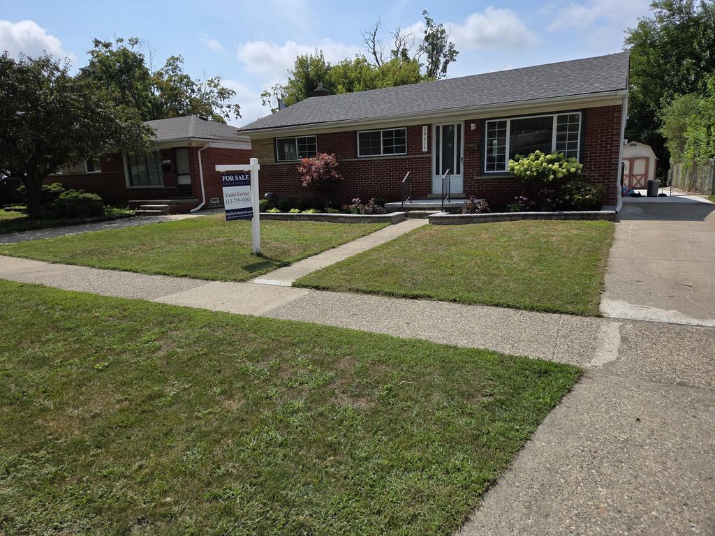 29215 Badelt Street, Westland city