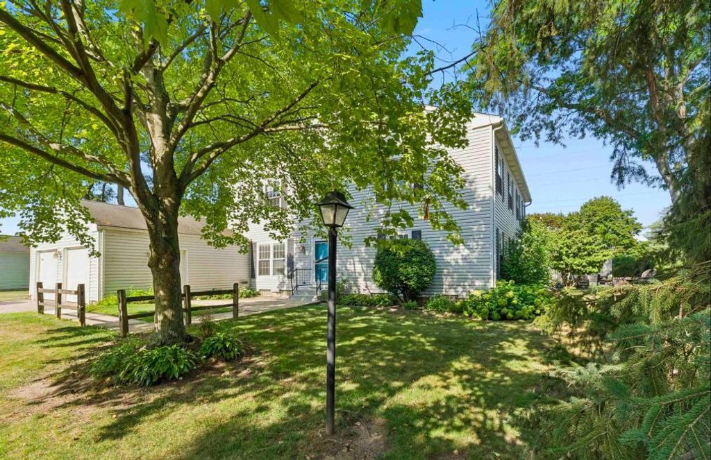 38655 Bayside Court, Clinton charter township