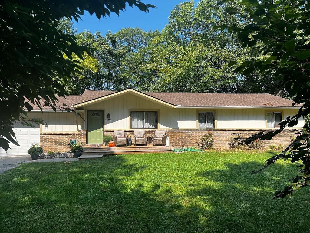 11816 Highridge Drive, Hamburg township