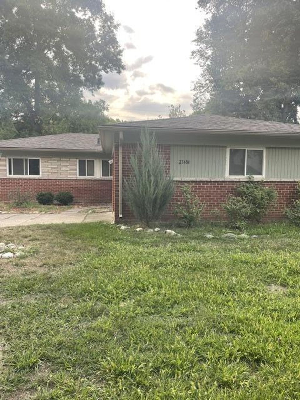 23484 Larkshire Street, Farmington Hills city